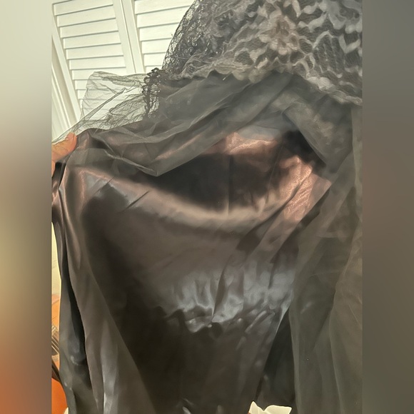 Gunne Sax Vintage Black Lace Elegant Prom Dress - Picture 5 of 13